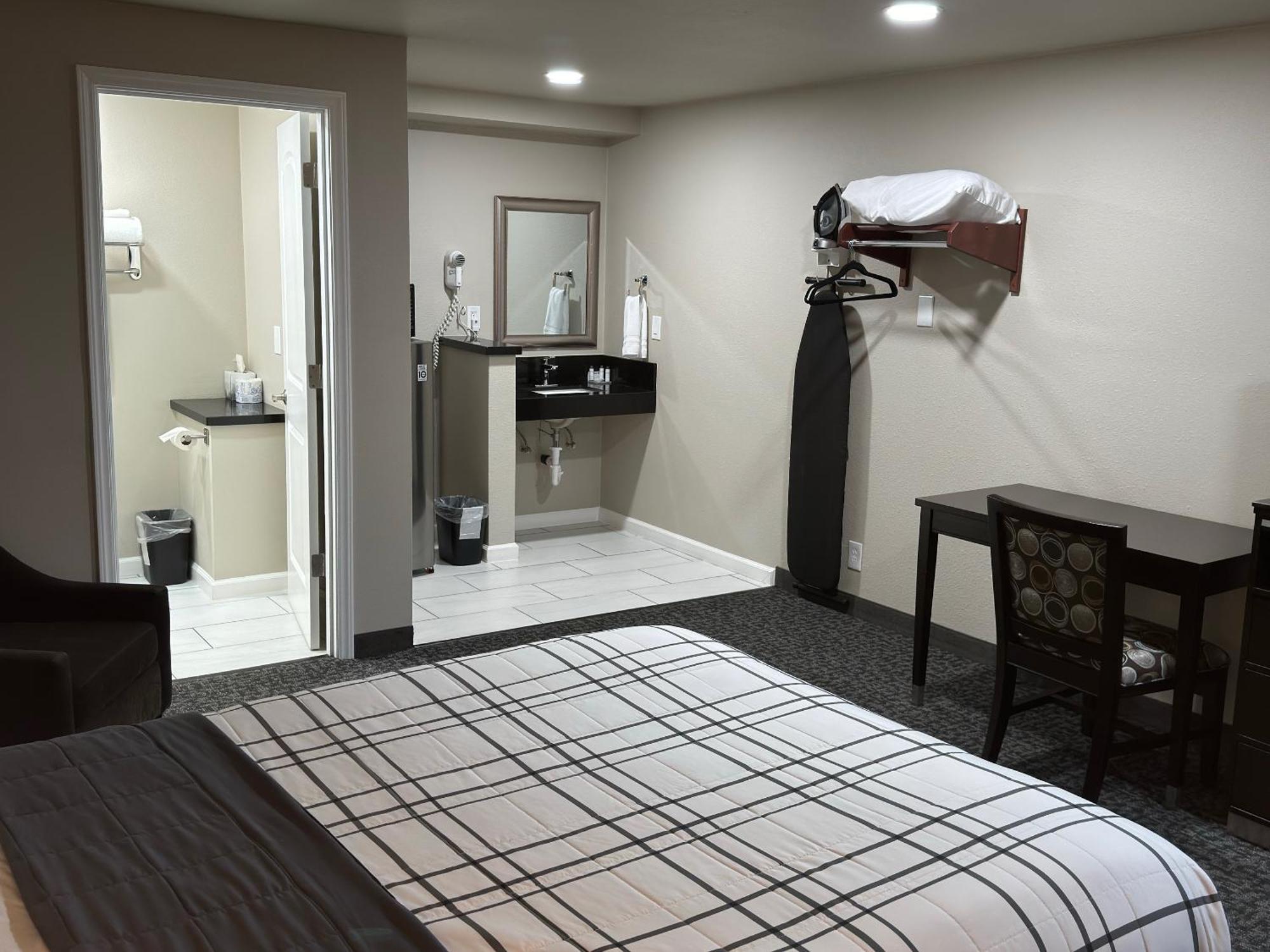Royal Inn Eugene- Airport Екстер'єр фото